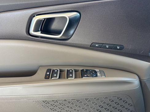 New 2026 Kia Carnival EX FWD image 11