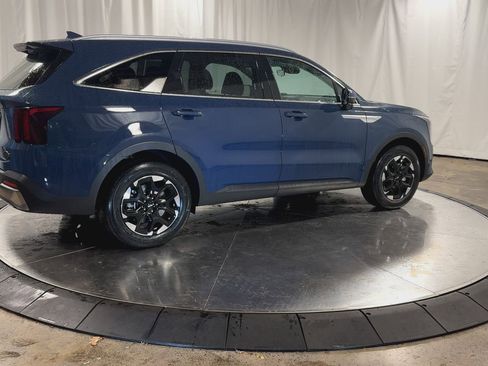 New 2026 Kia Sorento S image 9