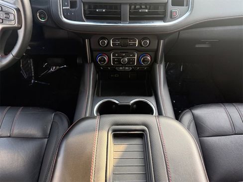 Used 2024 Chevrolet Suburban RST image 15