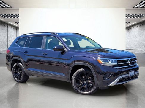 Certified 2023 Volkswagen Atlas SE w/ Black Wheel Package AWD/4WD image 2