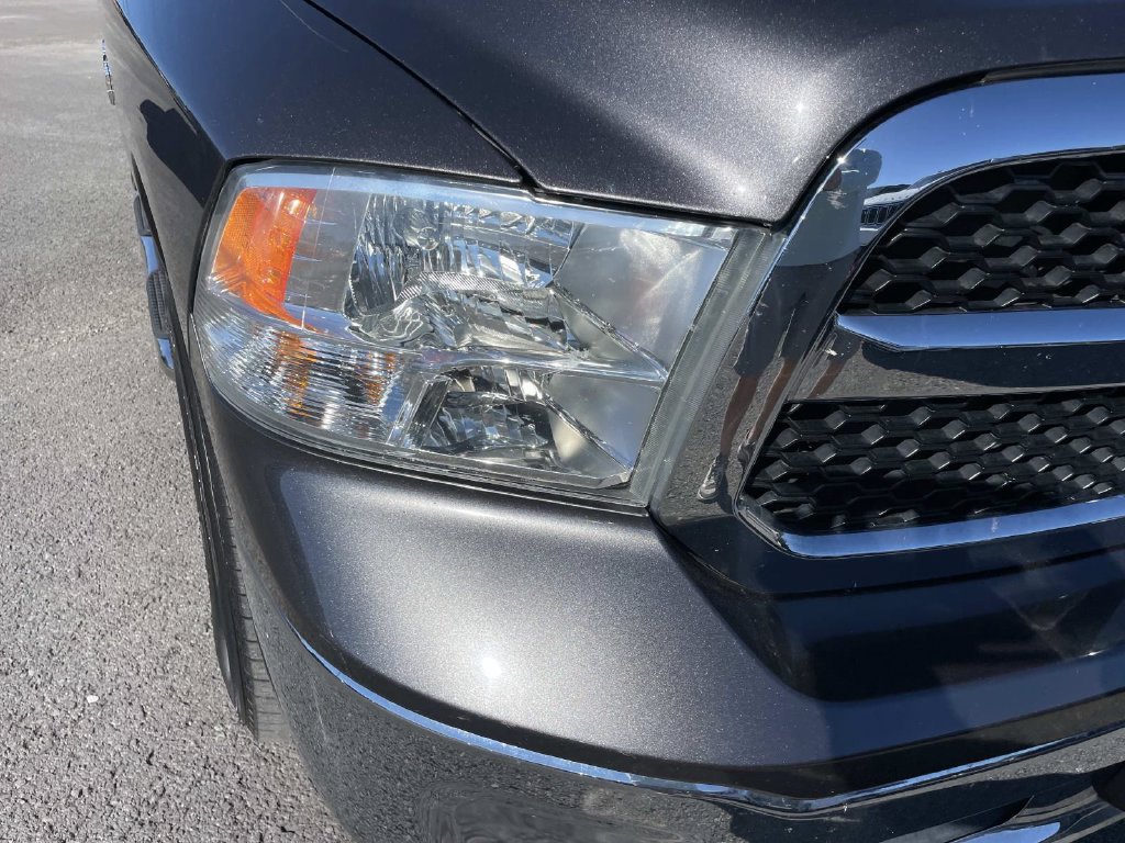 Used 2016 RAM 1500 Classic SLT AWD/4WD image 33
