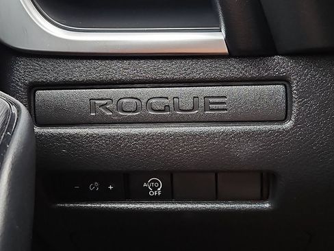 Used 2023 Nissan Rogue S AWD/4WD image 23