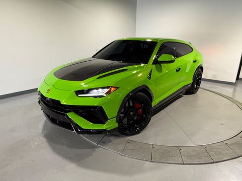 Used 2024 Lamborghini Urus Performante AWD/4WD image 3