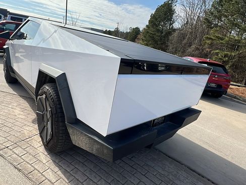 Used 2025 Tesla Cybertruck AWD Crew Cab image 10