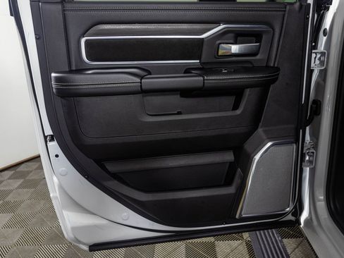 New 2026 RAM 3500 Laramie AWD/4WD image 40