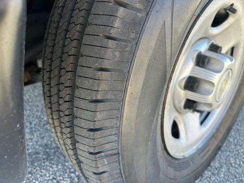 Used 2012 Chevrolet Express 2500 image 40