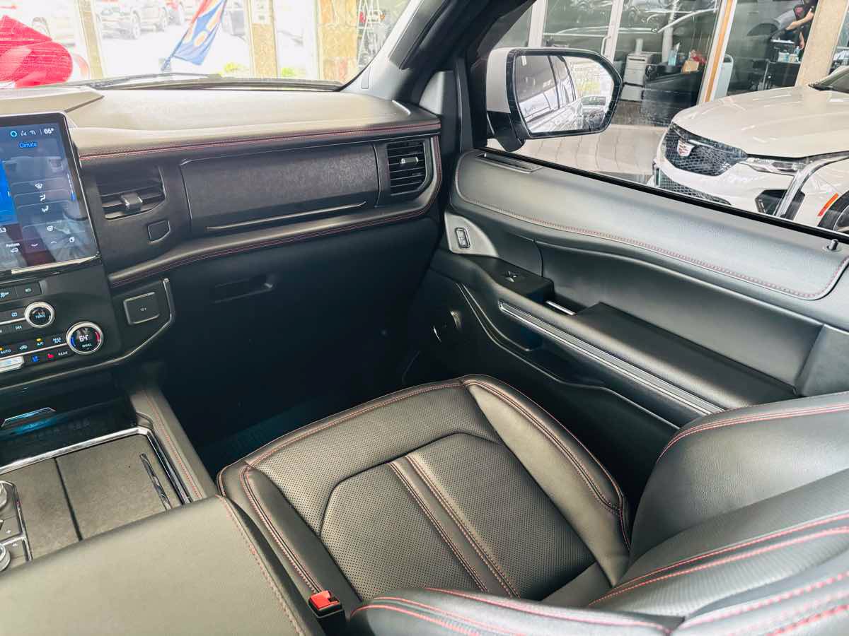 Used 2024 Ford Expedition Limited AWD/4WD image 44