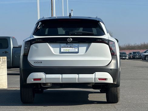 New 2026 Nissan Kicks SV image 5