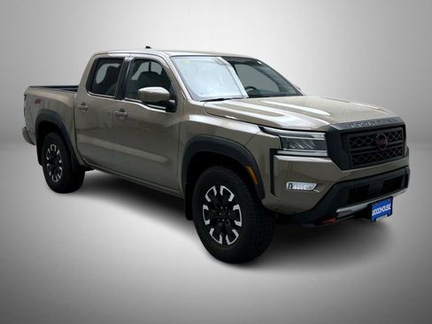 Used 2024 Nissan Frontier PRO-4X w/ Technology Package AWD/4WD image 3