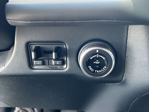 New 2025 Lincoln Navigator L Reserve w/ Jet Appearance Package image 22