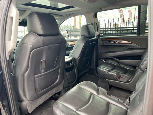 Used 2020 Cadillac Escalade ESV Luxury image 22