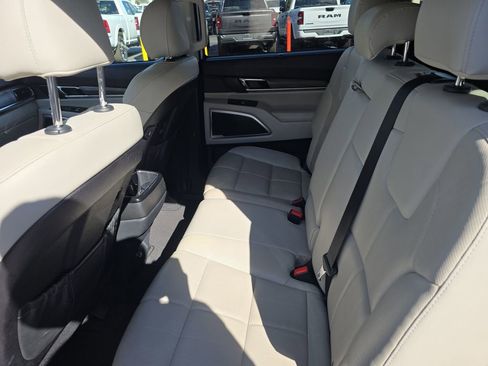 Used 2021 Kia Telluride EX image 19