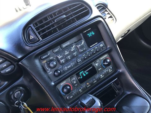 Used 2004 Chevrolet Corvette Convertible w/ Preferred Equipment Group image 17