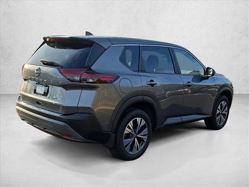 Used 2023 Nissan Rogue SV image 5