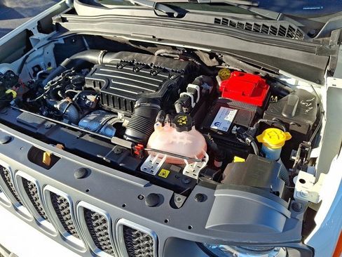 Certified 2022 Jeep Renegade Limited image 32