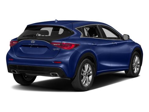 Used 2018 INFINITI QX30 FWD image 2