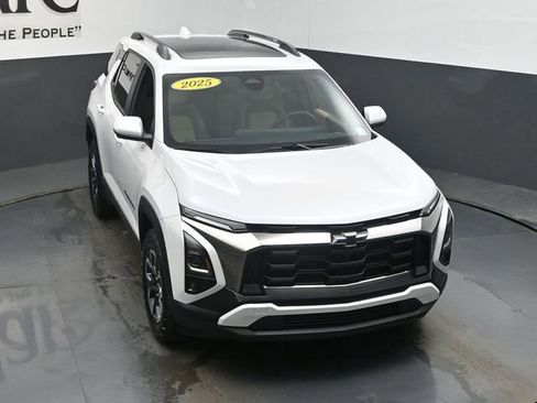 Used 2025 Chevrolet Equinox ACTIV w/ Safety and Technology Package image 47