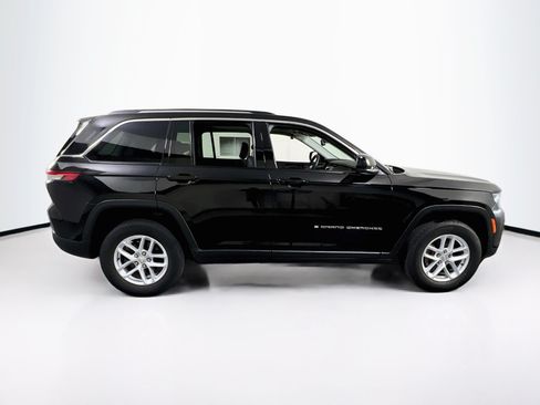 Used 2023 Jeep Grand Cherokee Laredo AWD/4WD image 4
