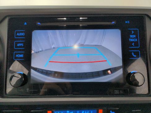 Used 2019 Toyota Tacoma TRD Off-Road image 23