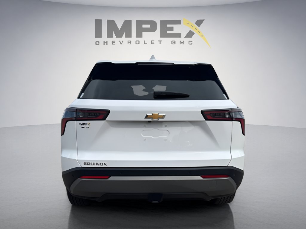 Used 2026 Chevrolet Equinox LT FWD image 4