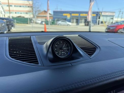Used 2022 Porsche Macan S AWD/4WD image 30