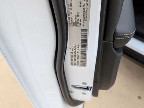 New 2025 Jeep Grand Cherokee L Altitude image 51