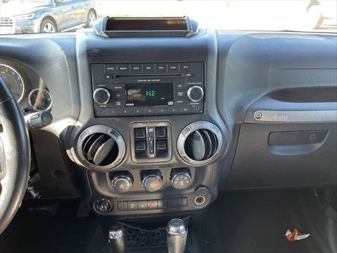 Used 2015 Jeep Wrangler Unlimited Sport w/ Quick Order Package 24S AWD/4WD image 28