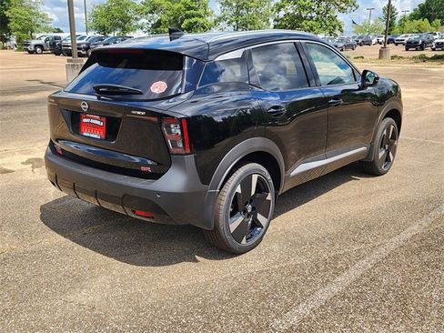 New 2025 Nissan Kicks SR image 17