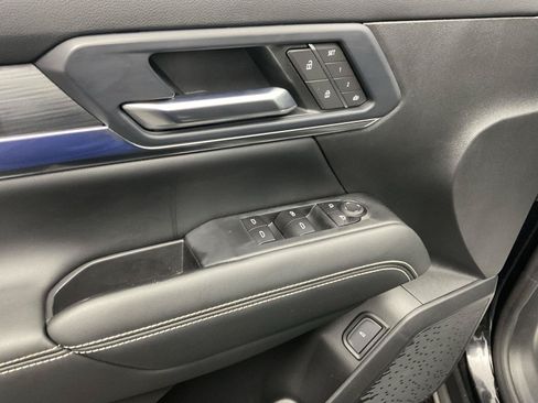 Used 2025 GMC Terrain Elevation w/ Elevation Premium Package AWD/4WD image 10