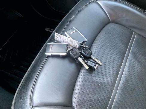 Used 2021 GMC Canyon Denali image 14