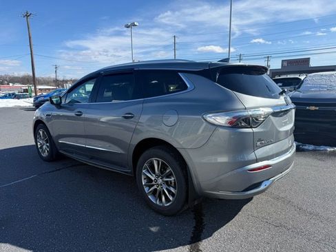 Used 2024 Buick Enclave Avenir w/ Avenir Technology Package image 5