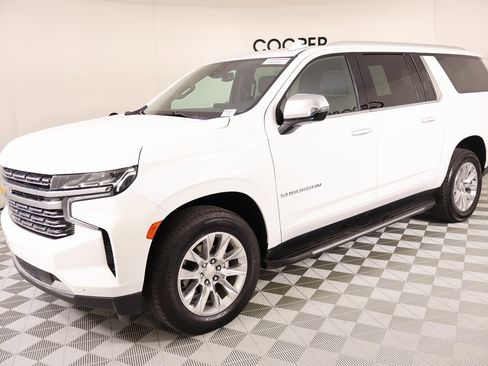 Used 2023 Chevrolet Suburban Premier image 10