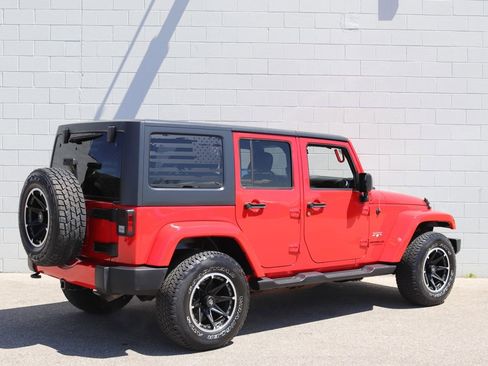 Used 2016 Jeep Wrangler Unlimited Sahara w/ Dual Top Group AWD/4WD image 2