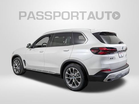 New 2026 BMW X5 xDrive40i image 3