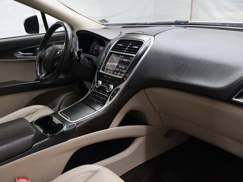 Used 2018 Lincoln MKX Reserve w/ Lincoln MKX Climate Package image 11