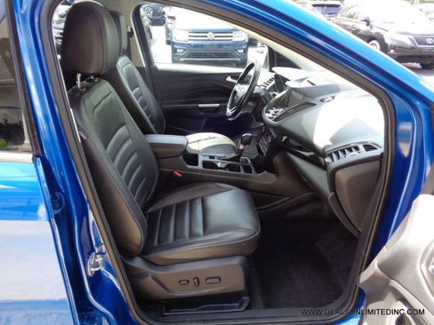 Used 2017 Ford Escape Titanium w/ Equipment Group 301A AWD/4WD image 24
