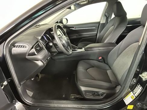 Used 2019 Toyota Camry LE FWD image 11