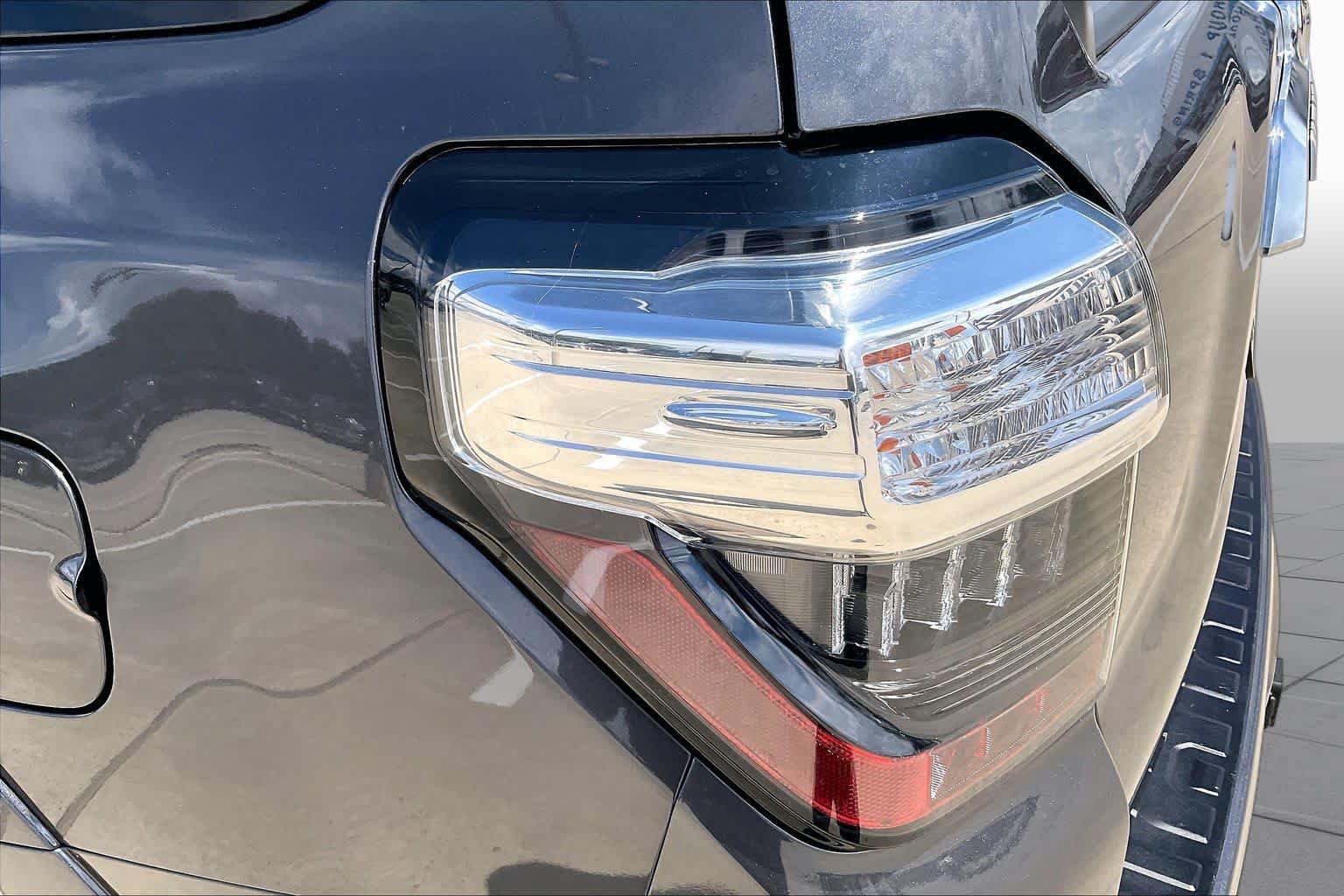 Used 2021 Toyota 4Runner Limited AWD/4WD image 52