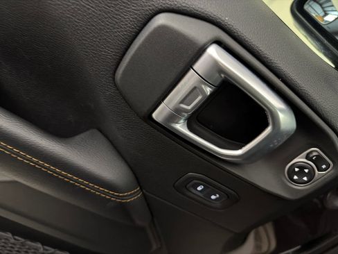 Used 2021 Jeep Wrangler Unlimited Sahara image 23