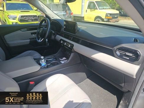 Used 2025 Honda Pilot Touring image 45