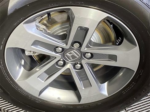 Used 2025 Honda Pilot EX-L image 29