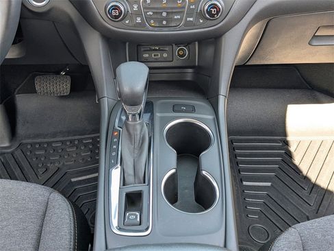 Used 2024 Chevrolet Equinox LT image 19