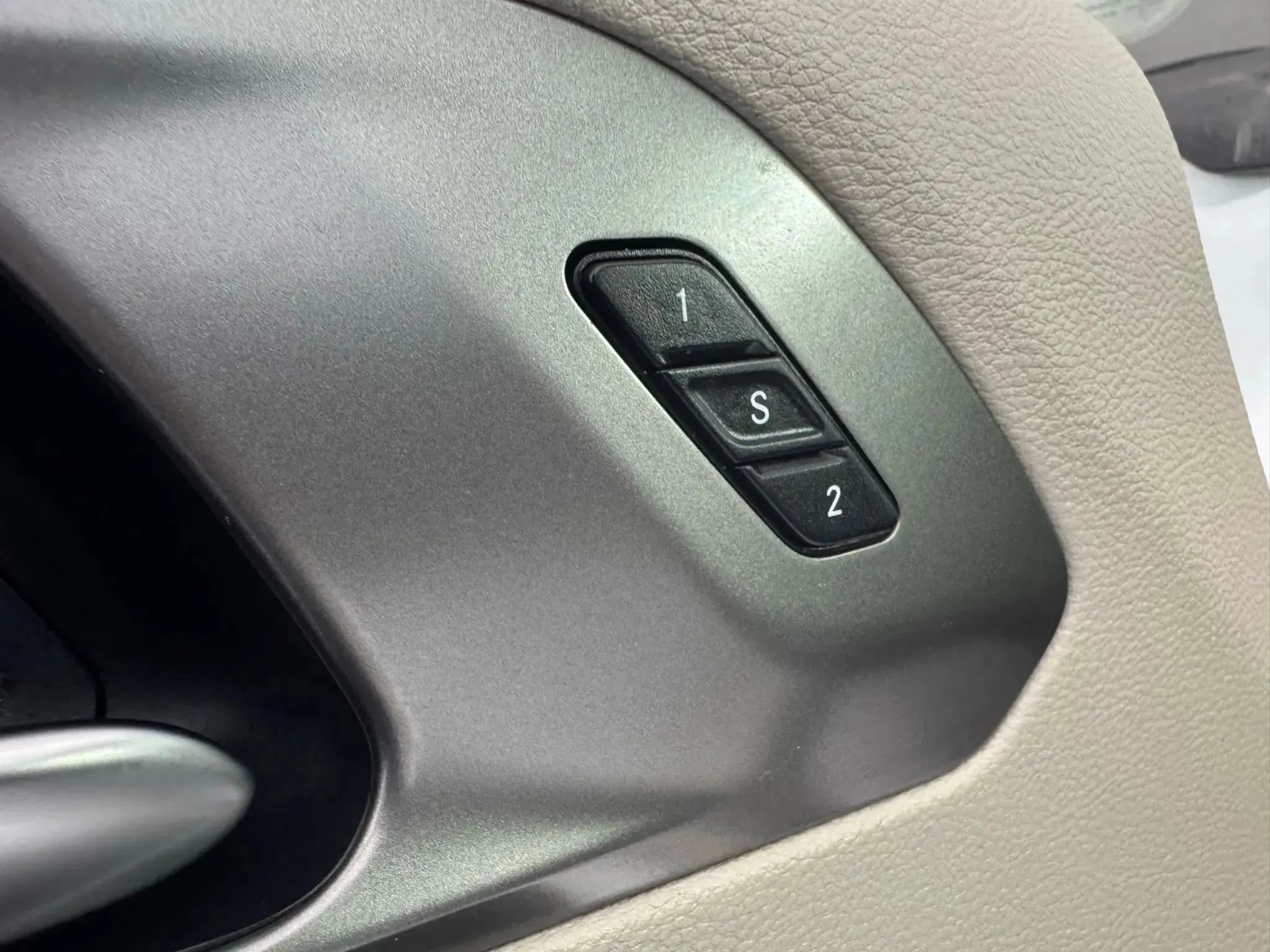 Used 2019 Chrysler Pacifica Limited FWD image 47