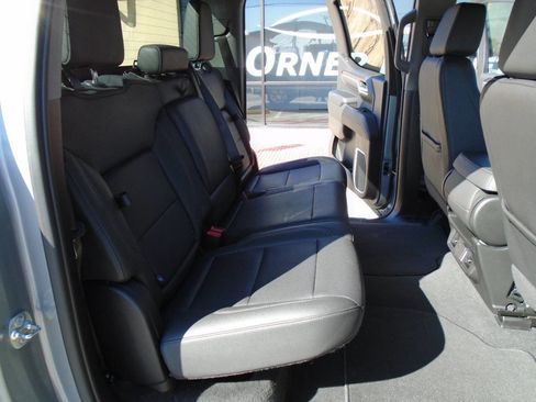 Used 2025 GMC Sierra 1500 SLT image 11