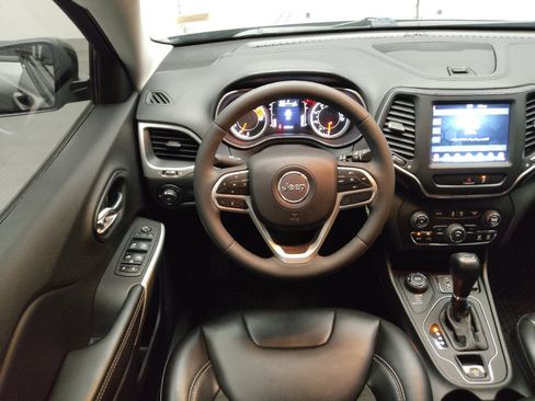 Used 2022 Jeep Cherokee Latitude AWD/4WD image 22