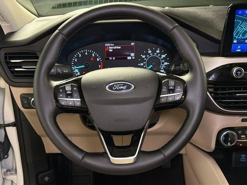 Used 2022 Ford Escape SEL image 19