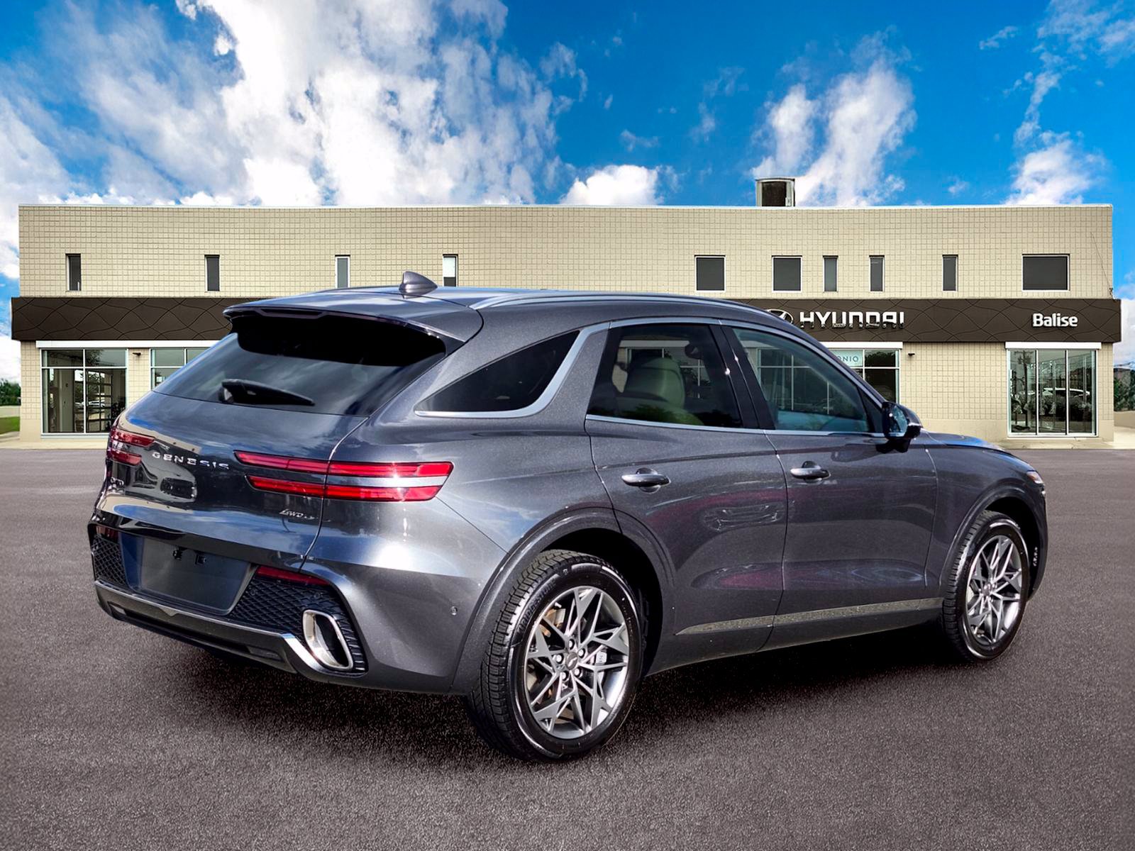 Used 2023 Genesis GV70 2.5T w/ Advanced Package AWD/4WD image 3