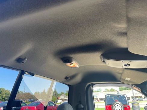 Used 2002 Ford F150 Lightning RWD image 50