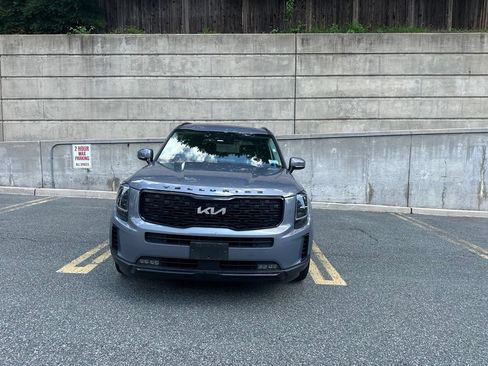 Certified 2022 Kia Telluride SX w/ SX Prestige Package AWD/4WD image 2