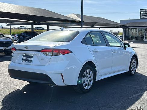 Used 2023 Toyota Corolla LE image 8